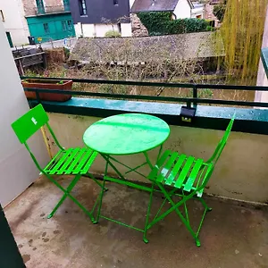 En Rdc Avec Balcon Centre Vitré